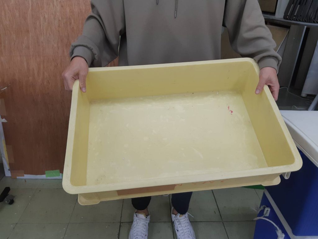 トレーE（番重）