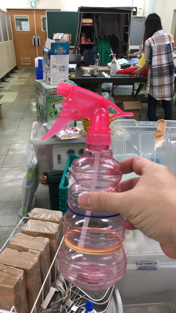 スプレーボトル