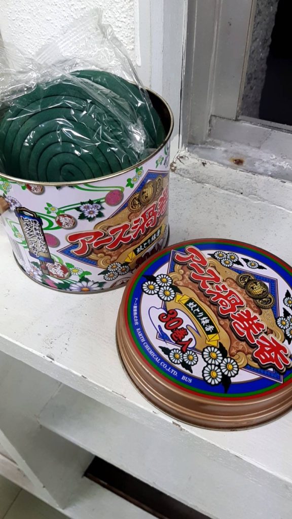 蚊取り線香　缶